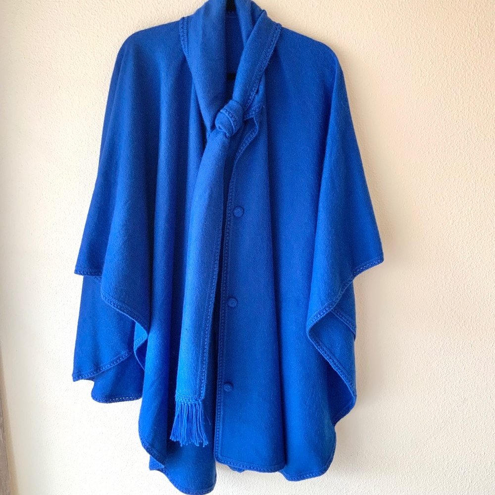 LIKE NEW! Alpaca Wool Cape Womens One Size Blue Peruvian Button Shawl With Scarf